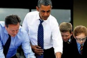Obama ve Cameron birlikte resim yaptı