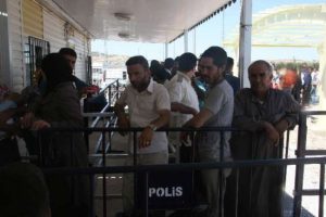 Suriyeliler, &uuml;lkelerine d&ouml;n&uuml;yor