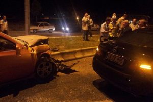Rekt&ouml;r ve iş adamı trafik kazası yaptı