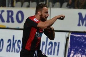 Trabzonspor Aykut Demir i&ccedil;in bastıryor
