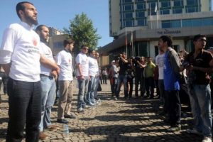 Taksim'de duran adam'a karşı 'duran adam'