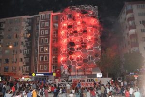 Eskişehirspor taraftarından destek g&ouml;sterisi