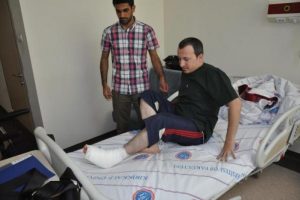 Futbol oynarken maganda kurşunu ile yaralandı