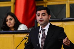 Demirtaş &Ouml;calan'ın uyarısını iletti