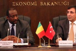 "Afrika'ya &ouml;zel &ouml;nem veriyoruz"