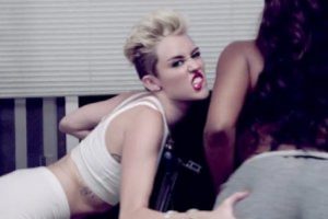 Miley Cyrus'tan olay yaratan klip!