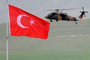 Askeri helikoptere ateş a&ccedil;tı