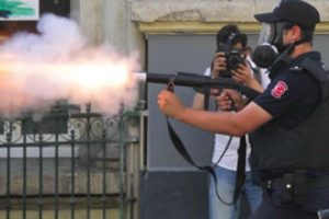 'Biber gazının isabet olasılığını hesaplayın'