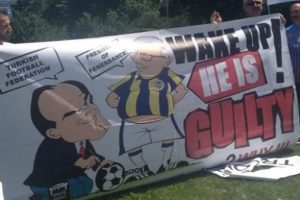 Trabzonsporlular'dan İsvi&ccedil;re'de ilgin&ccedil; pankart!