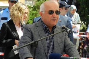 "Ne talep edeceksek hukukun i&ccedil;inde kalmamız lazım"
