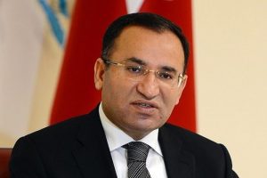 Merkel'in a&ccedil;ıklamaları ger&ccedil;eklerle &ouml;rt&uuml;şm&uuml;yor