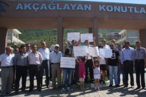 Ak&ccedil;ağlayan sakinleri ilkokul istiyor