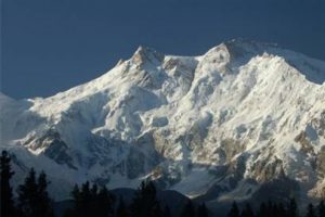 Pakistan'da silahlı saldırı: 10 &ouml;l&uuml;