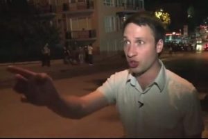 CNN muhabirine polisten sulu m&uuml;dahale