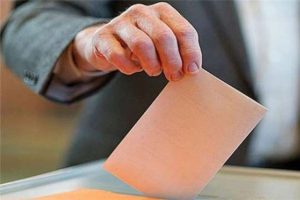 H&uuml;k&uuml;met oylamada g&uuml;venoyunu aldı