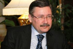 G&ouml;k&ccedil;ek'ten Selin Girit'e b&uuml;y&uuml;k su&ccedil;lama!