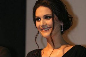 Berg&uuml;zar Korel'den yeni H&uuml;rrem yorumu!