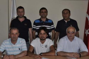 İneg&ouml;lspor Berk'le imzaladı