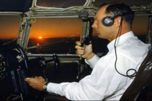 Kuleyle pilot arasında komik diyalog