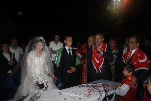 Başkan oğlunun nikahını kendisi kıydı
