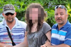 16 yaşındaki gen&ccedil; kız alkol alınca...