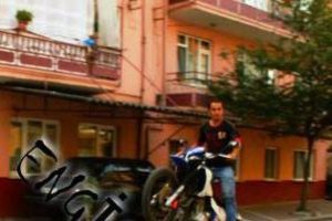 Kasksız bindiği motosiklette hayatını kaybetti