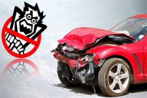 Kamyonet  motosiklete &ccedil;arptı ka&ccedil;tı