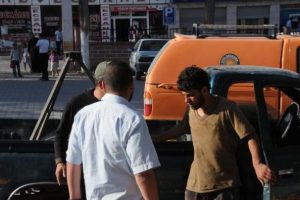 Suriyeli 2 yaralı Ak&ccedil;akale'ye getirildi