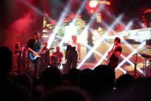 Ajda Pekkan konserine &uuml;nl&uuml; yağdı