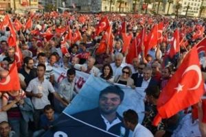 İzmir'de 2 bin kişilik Gezi y&uuml;r&uuml;y&uuml;ş&uuml;