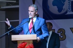Altepe'ye b&uuml;y&uuml;k onur