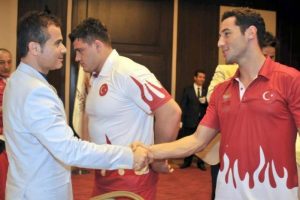 Bakan Kılı&ccedil; madalya kazanan sporcularla buluştu