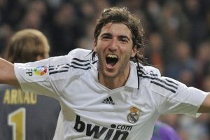 Higuain adım adım Arsenal'a