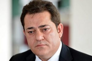 Halil &Uuml;nal, Kul&uuml;pler Birliği'nden istifa etti