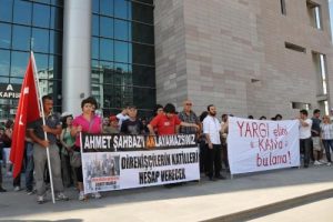 Eskişehir'de Ethem Sarıs&uuml;l&uuml;k i&ccedil;in y&uuml;r&uuml;d&uuml;ler