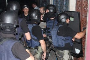 İstanbul'da şafak operasyonu