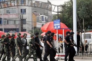 Uygur &Ouml;zerk B&ouml;lgesinde &ccedil;atışma: 27 &ouml;l&uuml;