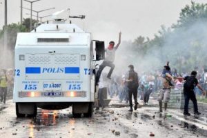G&ouml;sterilere katılan 2 liseliye 11'er yıl hapis istemi
