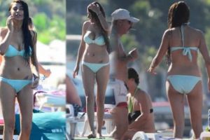 Seksi şarkıcı Ebru Şancı tatilde