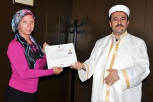 İsve&ccedil;li gelin M&uuml;sl&uuml;man oldu