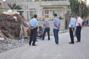 &Ccedil;ocuklar sokakta oynarken 2 el bombası buldu