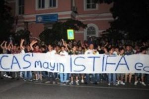 Taraftardan Aziz Yıldırım'a tepki y&uuml;r&uuml;y&uuml;ş&uuml;