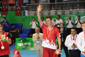 Boksta tek altın madalya Kılı&ccedil;&ccedil;ı'dan