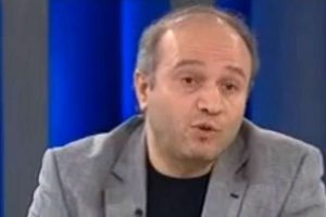 Tuna: "Avrupa'dan otob&uuml;slerle insanlar gelmeye başladı"