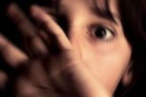 14 yaşındaki erkek &ccedil;ocuğa &ouml;ğretmeninden tecav&uuml;z