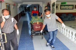 Kene ısırdığını doktora s&ouml;ylemedi canından oldu