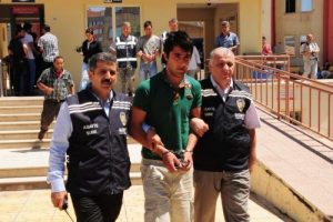 G&uuml;venlik g&ouml;revlisini &ouml;ld&uuml;ren ş&uuml;pheliler yakalandı