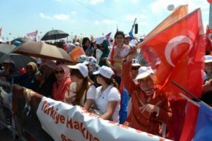 ''Demokrasiye Saygı Mitingi'' sınırları aştı