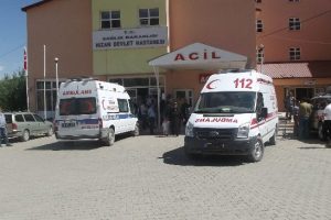 Nişan yemeğinden 200 kişi zehirlendi