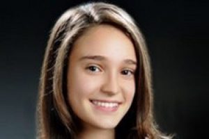 T&uuml;rk kızı Elif Bilgin'e b&uuml;y&uuml;k &ouml;d&uuml;l